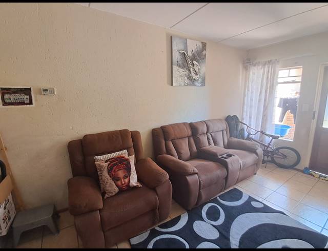 2 BEDROOM SECTIONAL TITLE FOR SALE IN COMET